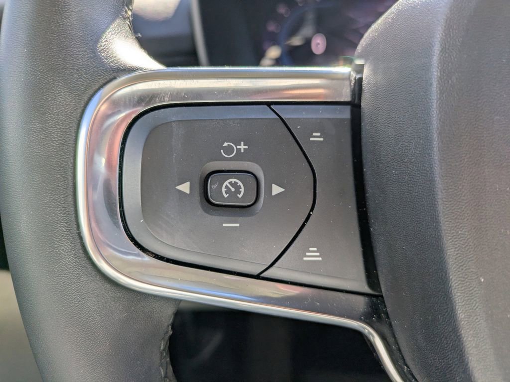 Certified 2023 Volvo XC40 B5 Plus w/ Driver Assist Package image 24