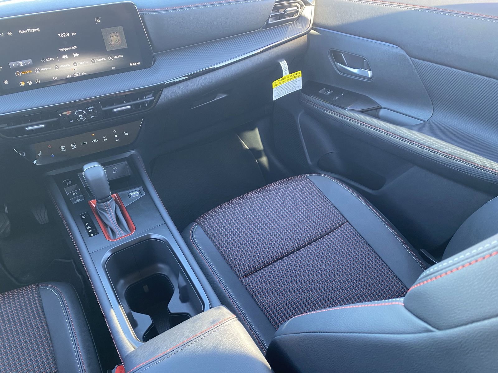 New 2026 Nissan Kicks SR w/ Cold Weather Package FWD image 17