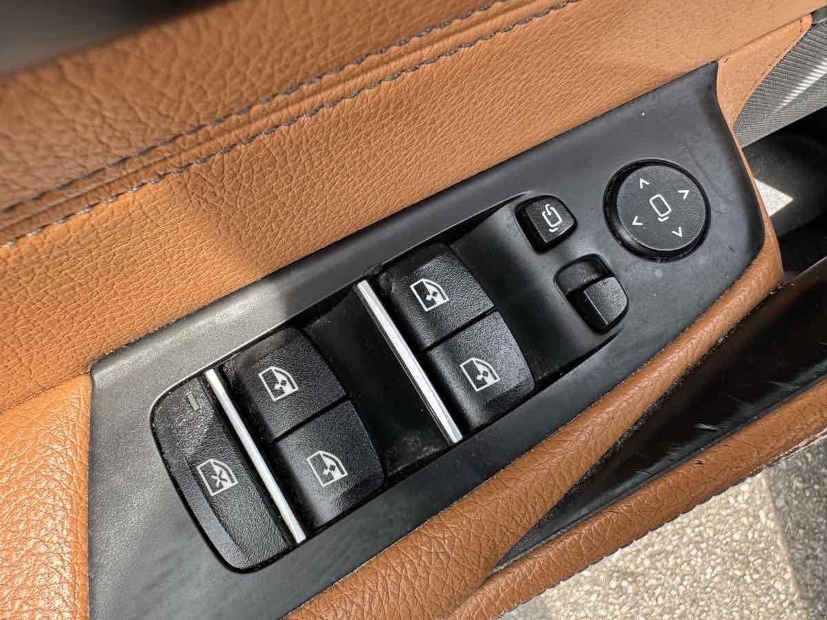 Used 2019 BMW 530i xDrive w/ Luxury Package AWD/4WD image 30
