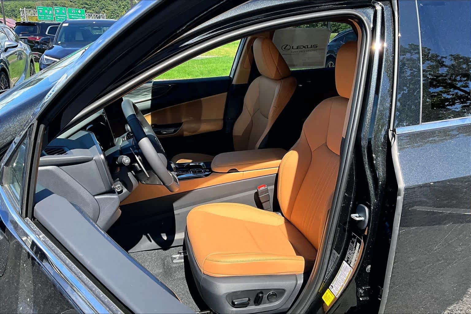 New 2026 Lexus NX 350h AWD w/ Accessory Package (2T) image 9