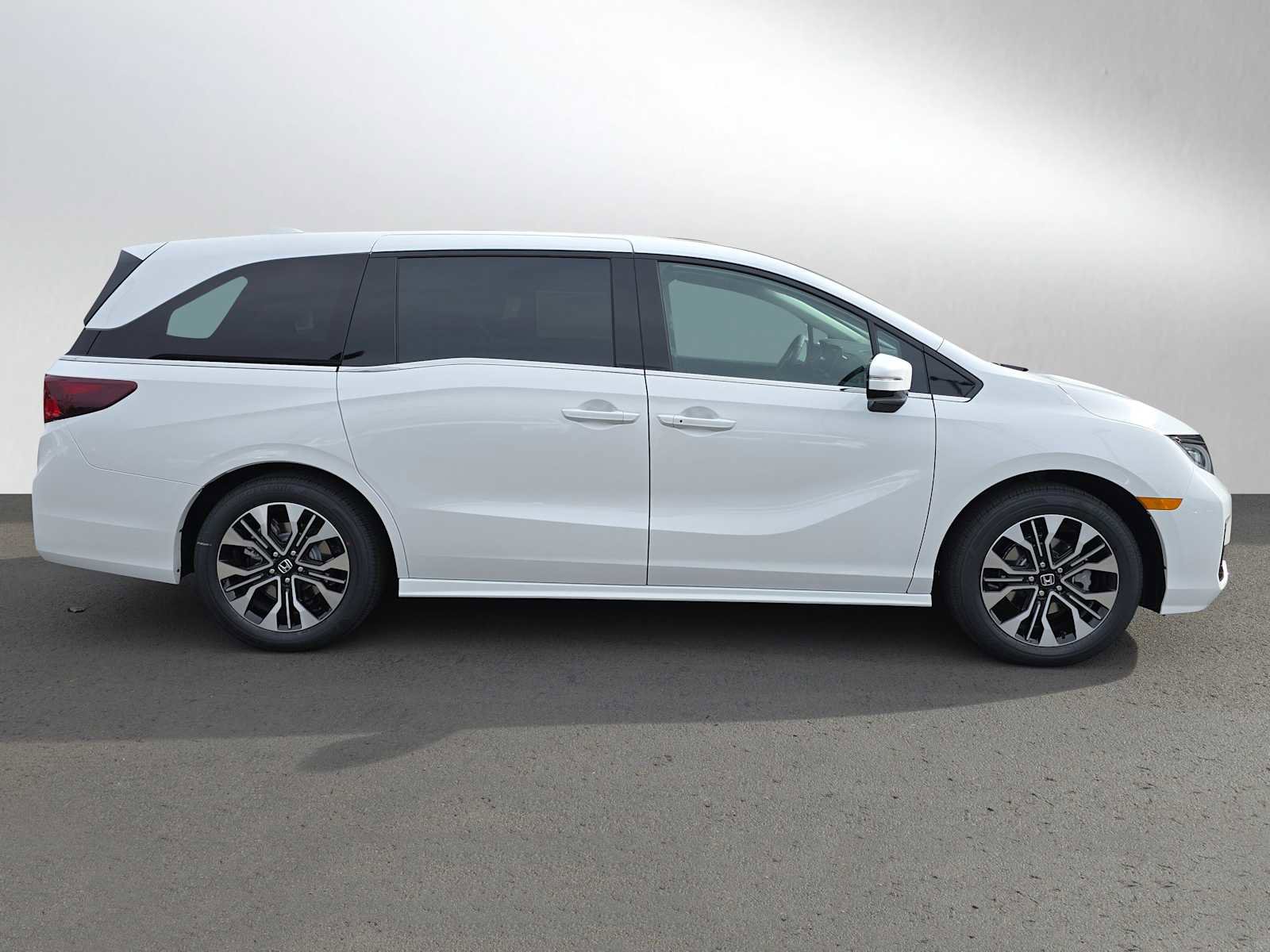 New 2026 Honda Odyssey Elite image 2