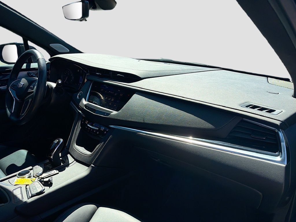 Used 2024 Cadillac XT5 Premium Luxury w/ Technology Package FWD image 32