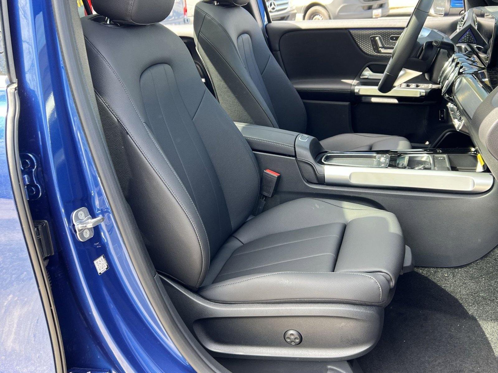 New 2026 Mercedes-Benz GLB 250 4MATIC image 32