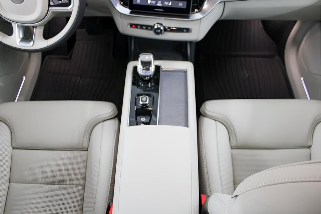 New 2026 Volvo XC90 B6 Ultra w/ Protection Package Premier image 17