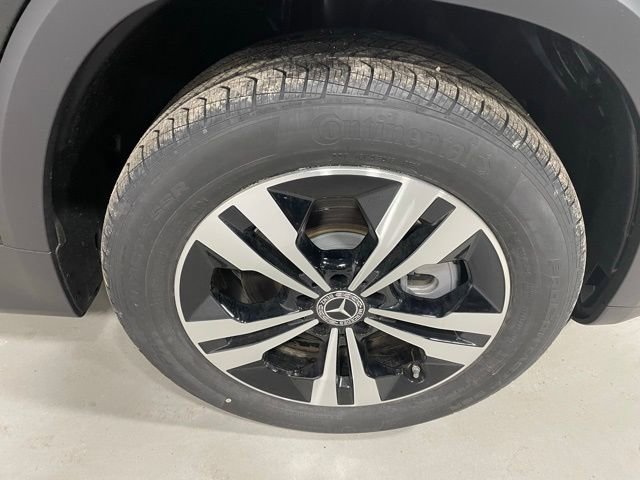 Used 2025 Mercedes-Benz GLB 250 4MATIC image 11