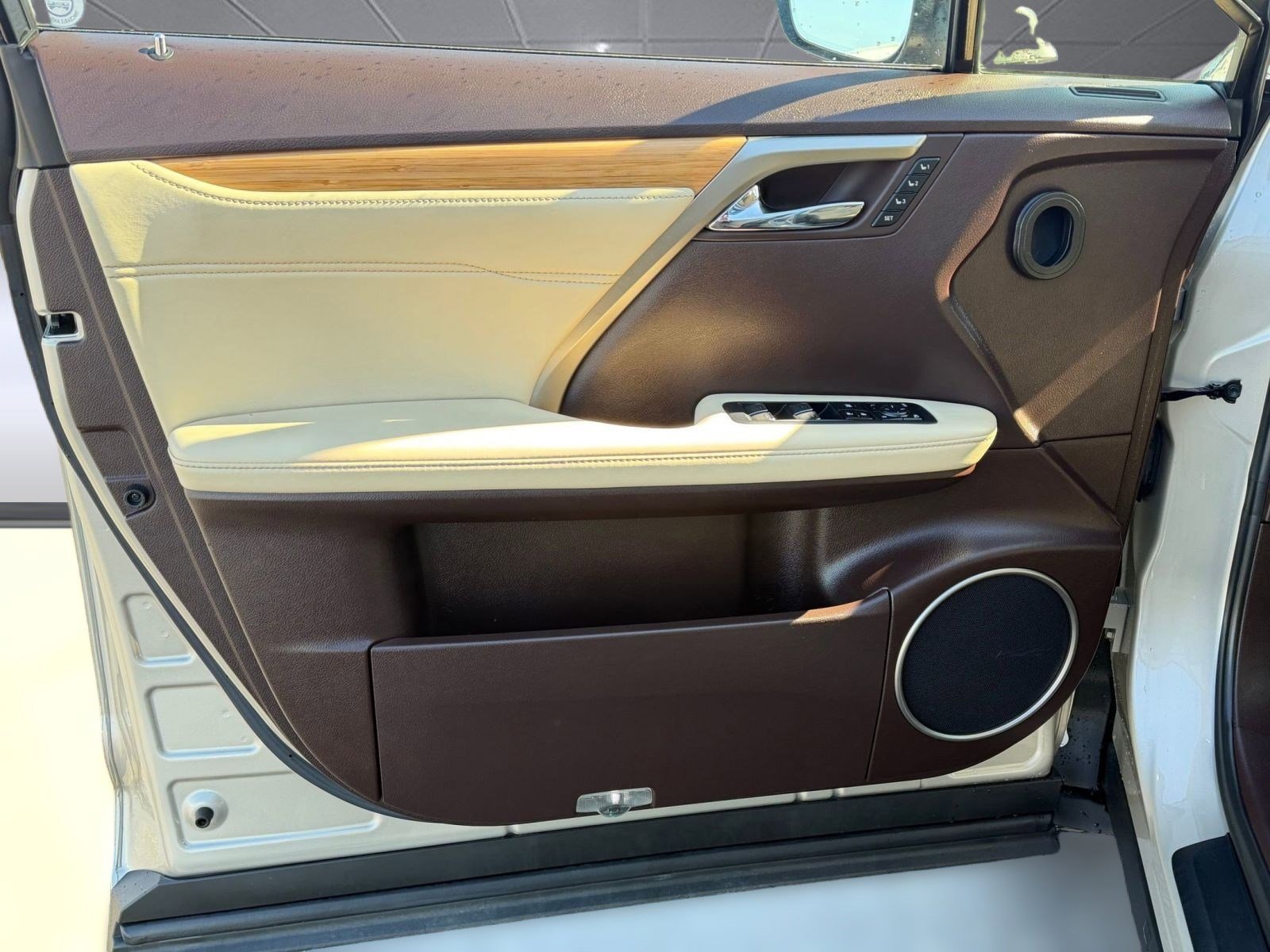 Used 2018 Lexus RX 350L image 12