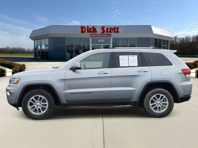 Used 2020 Jeep Grand Cherokee Laredo image 4