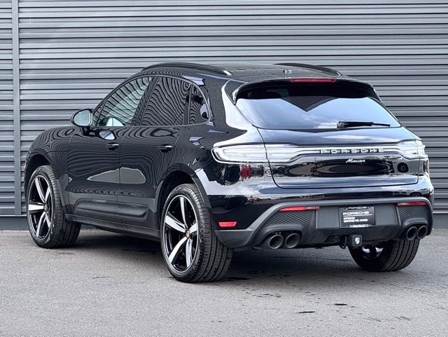 Certified 2025 Porsche Macan image 3