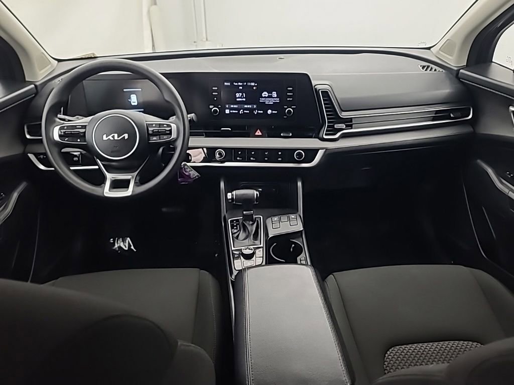 Used 2025 Kia Sportage LX image 21