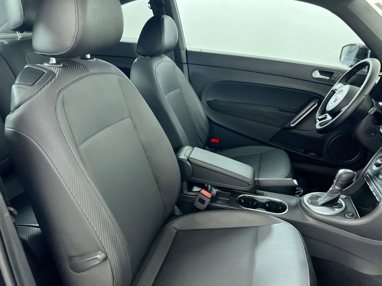 Used 2018 Volkswagen Beetle 2.0T S w/ Style & Comfort Package For S FWD image 28