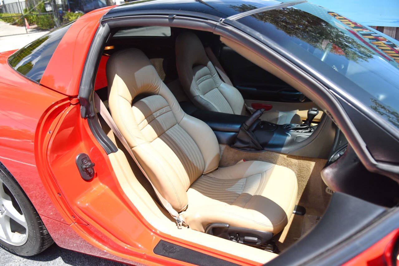 Used 2004 Chevrolet Corvette Coupe w/ Roof Package RWD image 38
