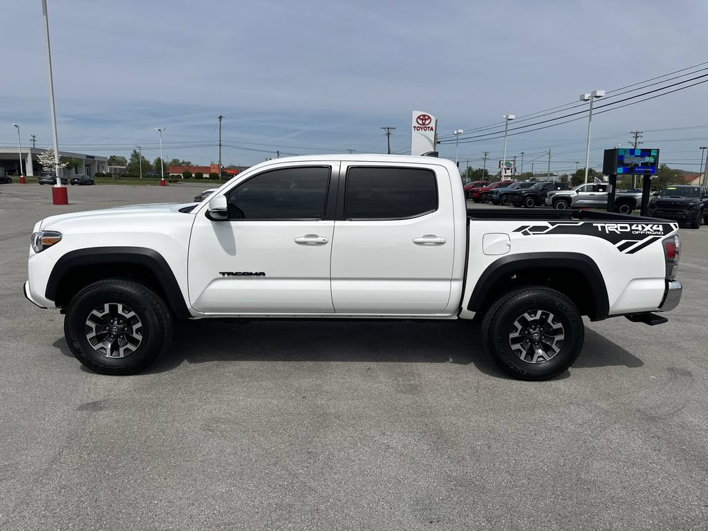 Used 2022 Toyota Tacoma TRD Off-Road AWD/4WD image 8