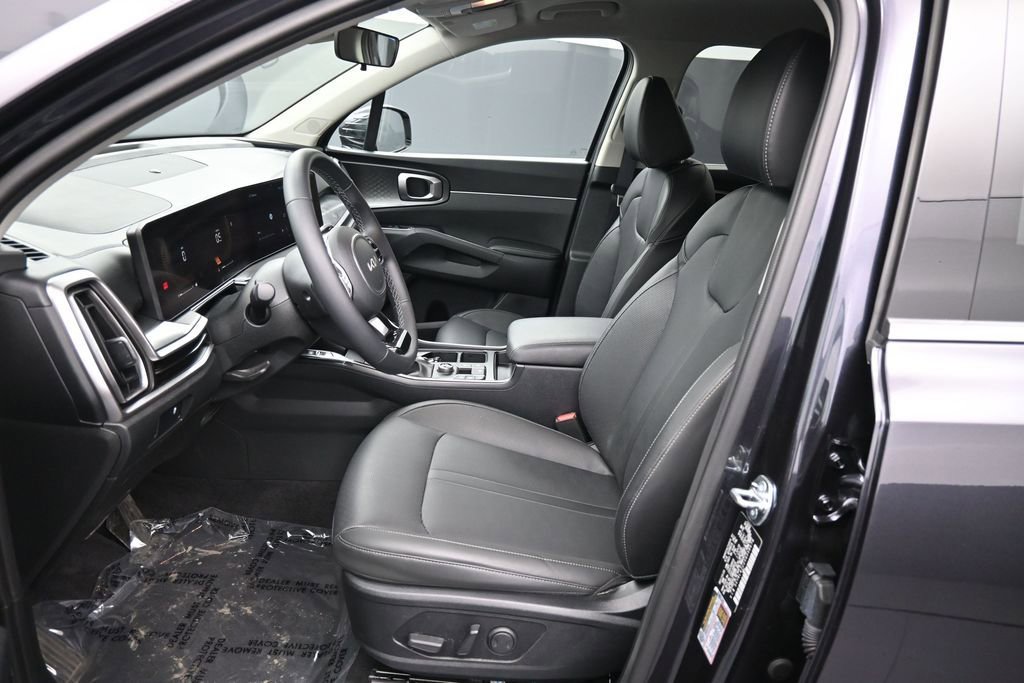 Used 2025 Kia Sorento S FWD image 18