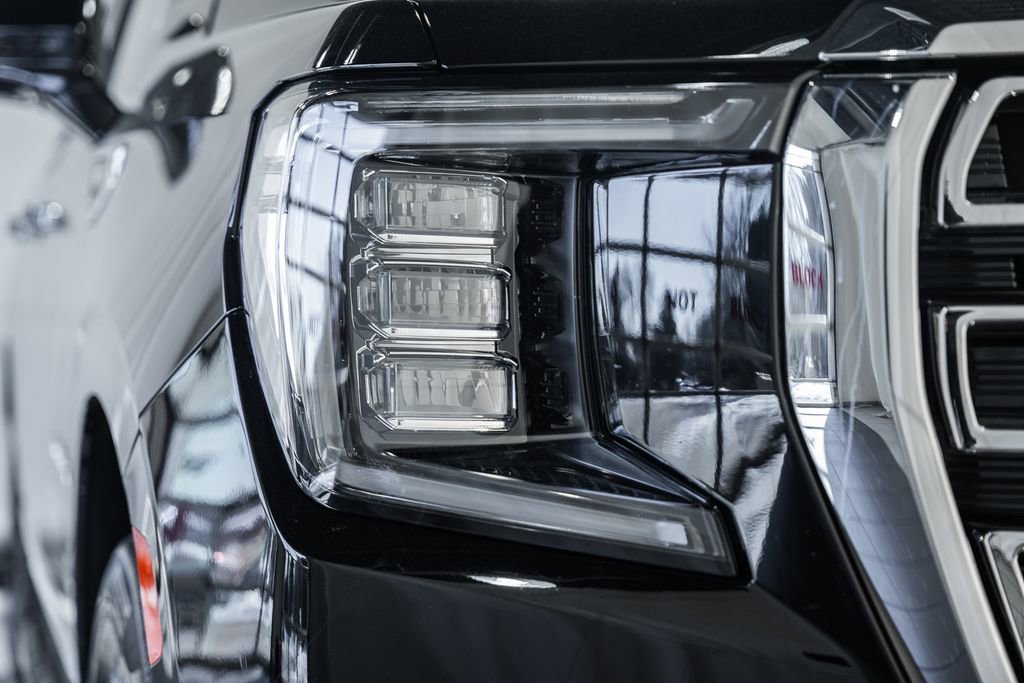 Used 2023 GMC Yukon SLT image 17