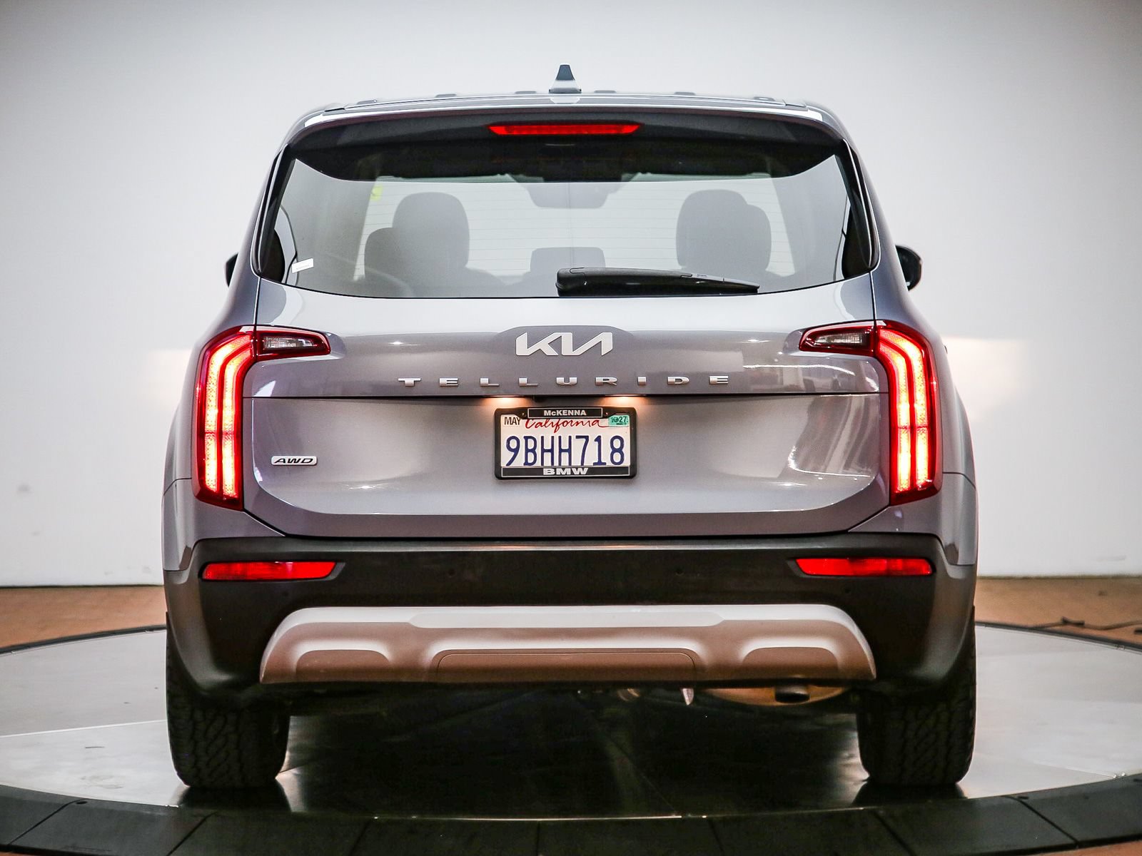 Used 2022 Kia Telluride LX AWD/4WD image 3