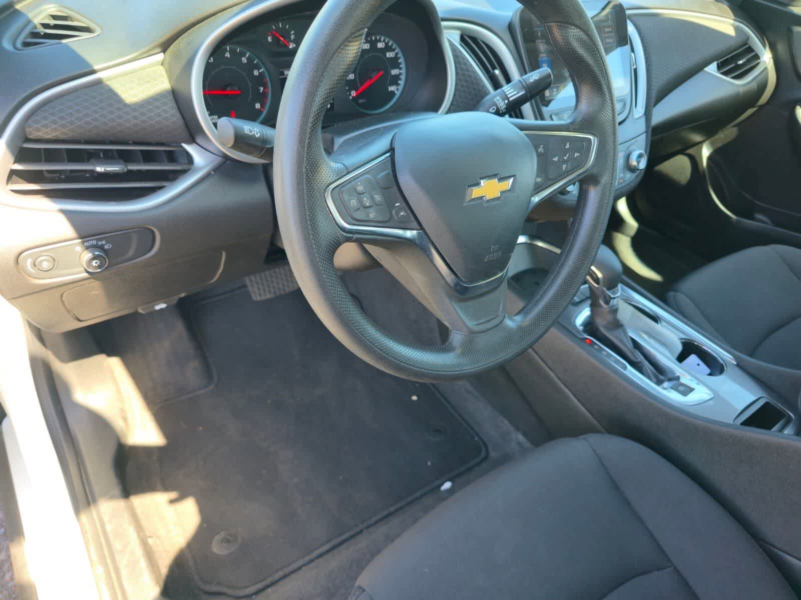 Used 2024 Chevrolet Malibu LT image 17