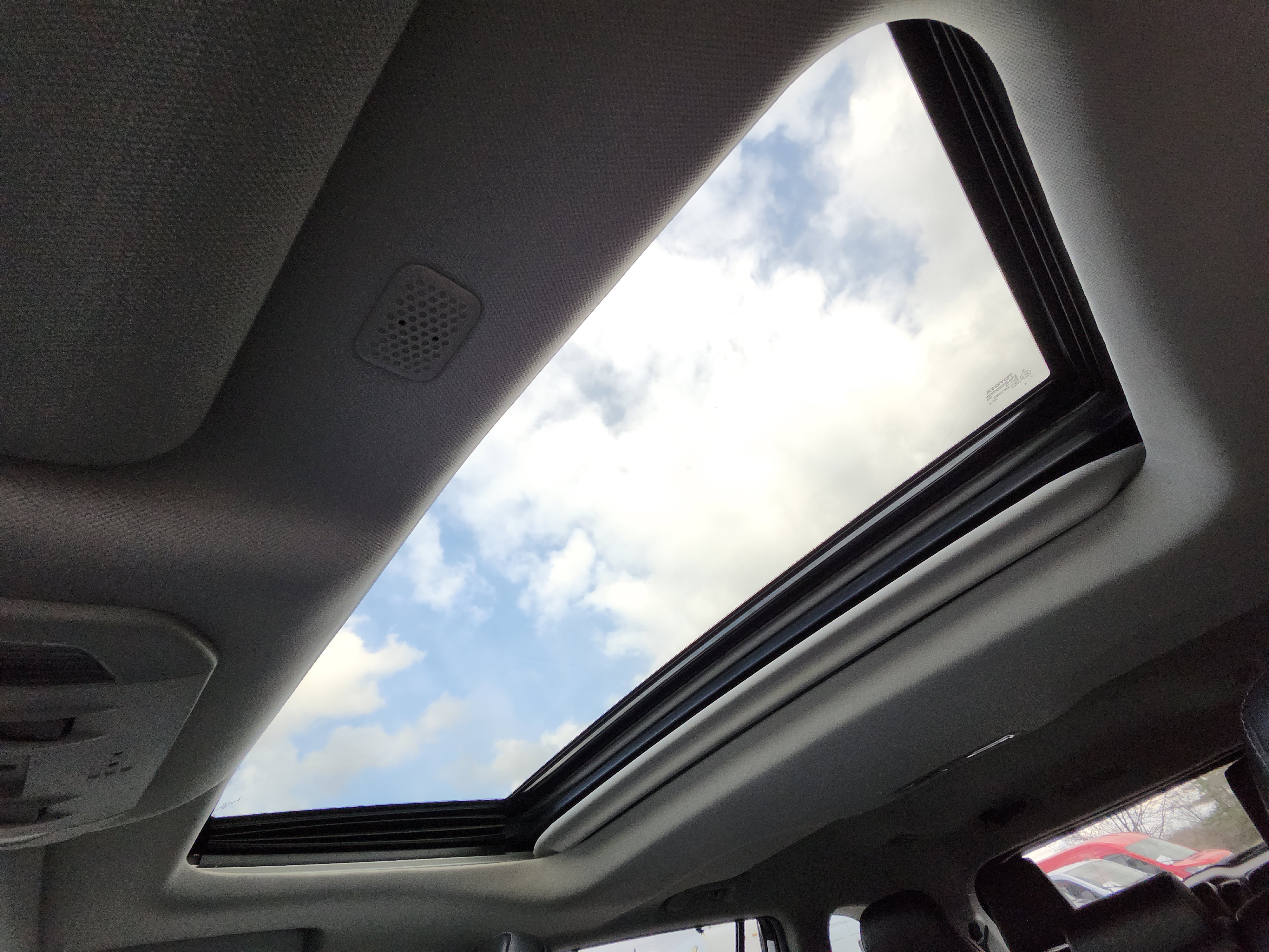 Used 2021 Toyota Highlander Limited image 2