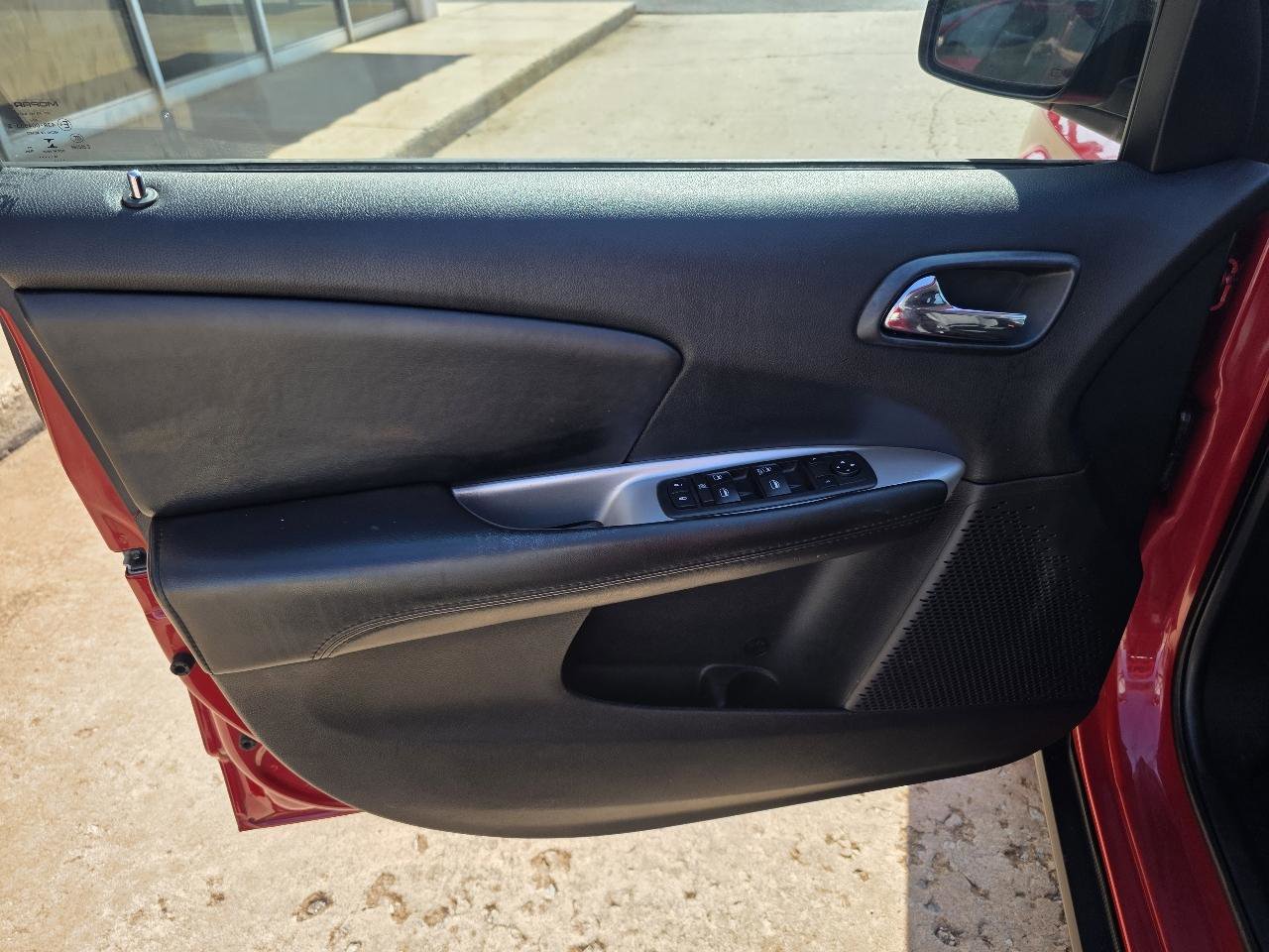 Used 2018 Dodge Journey SE w/ Connectivity Group FWD image 11