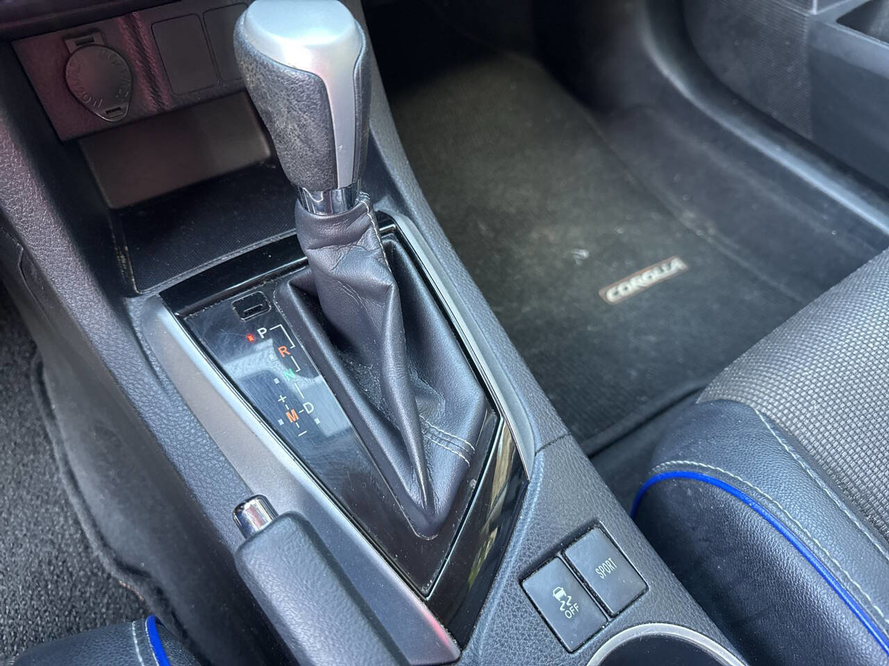 Used 2017 Toyota Corolla SE image 20