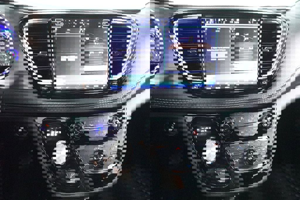 New 2026 Chrysler Pacifica Select w/ S Appearance Package image 18