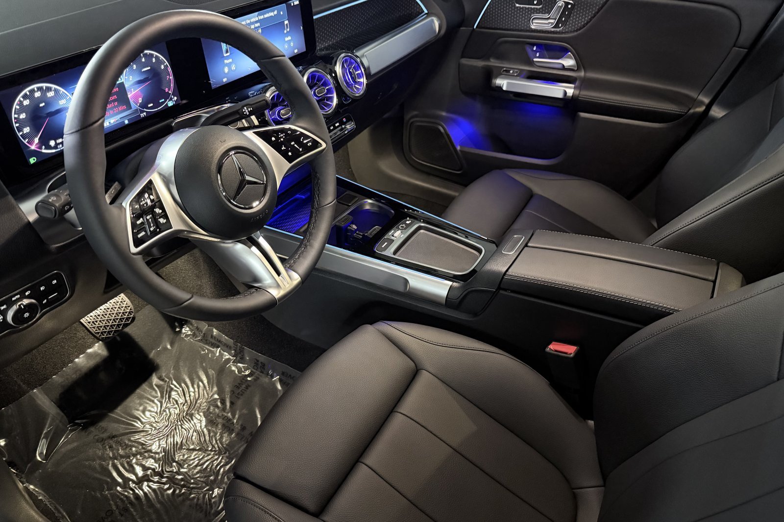 New 2025 Mercedes-Benz GLB 250 4MATIC image 9