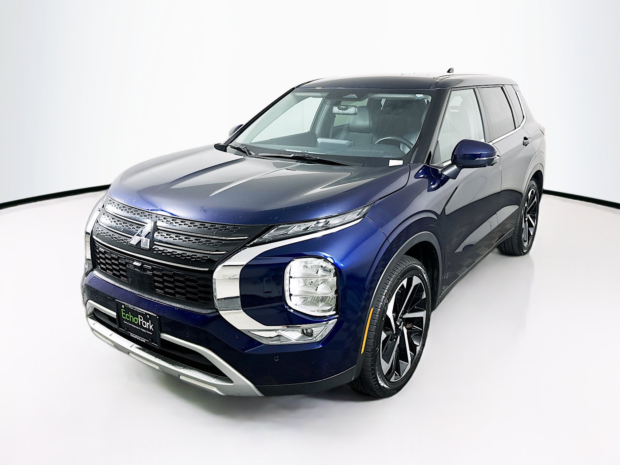 Used 2024 Mitsubishi Outlander SE AWD/4WD image 3