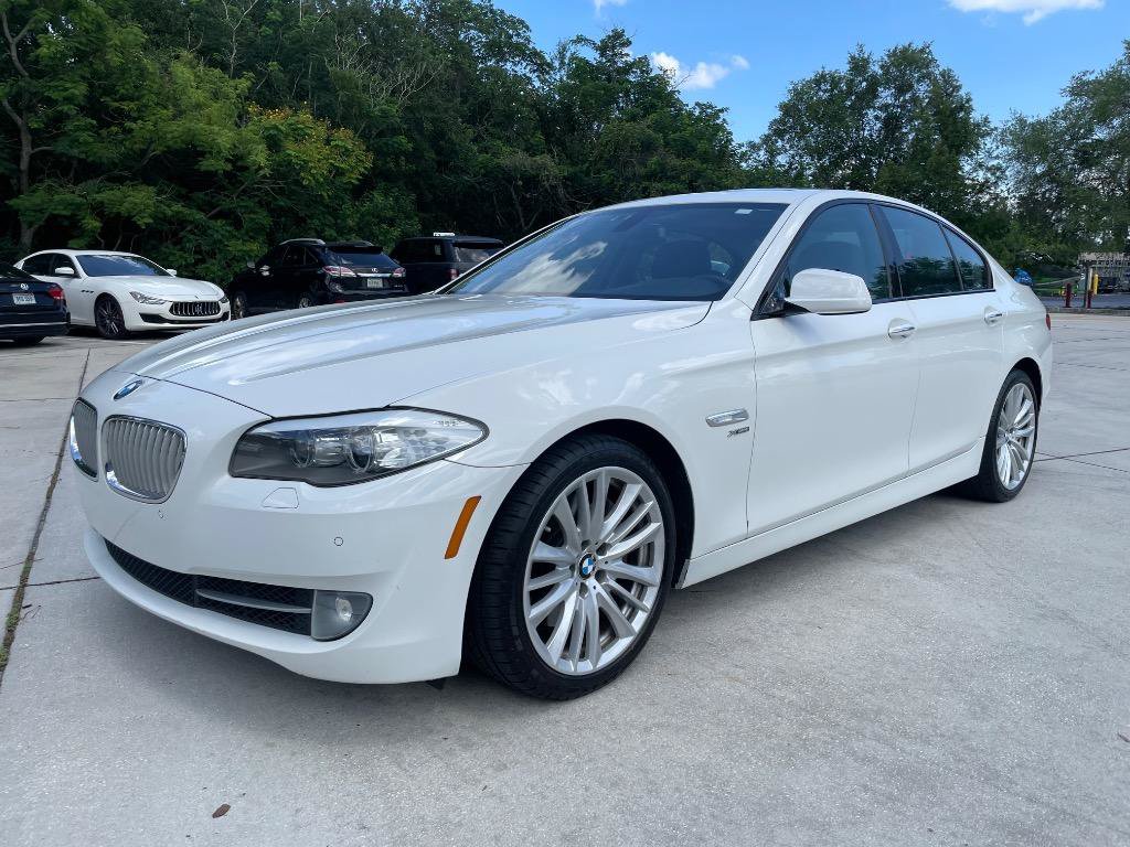 Used 2011 BMW 550i xDrive Sedan AWD/4WD image 1
