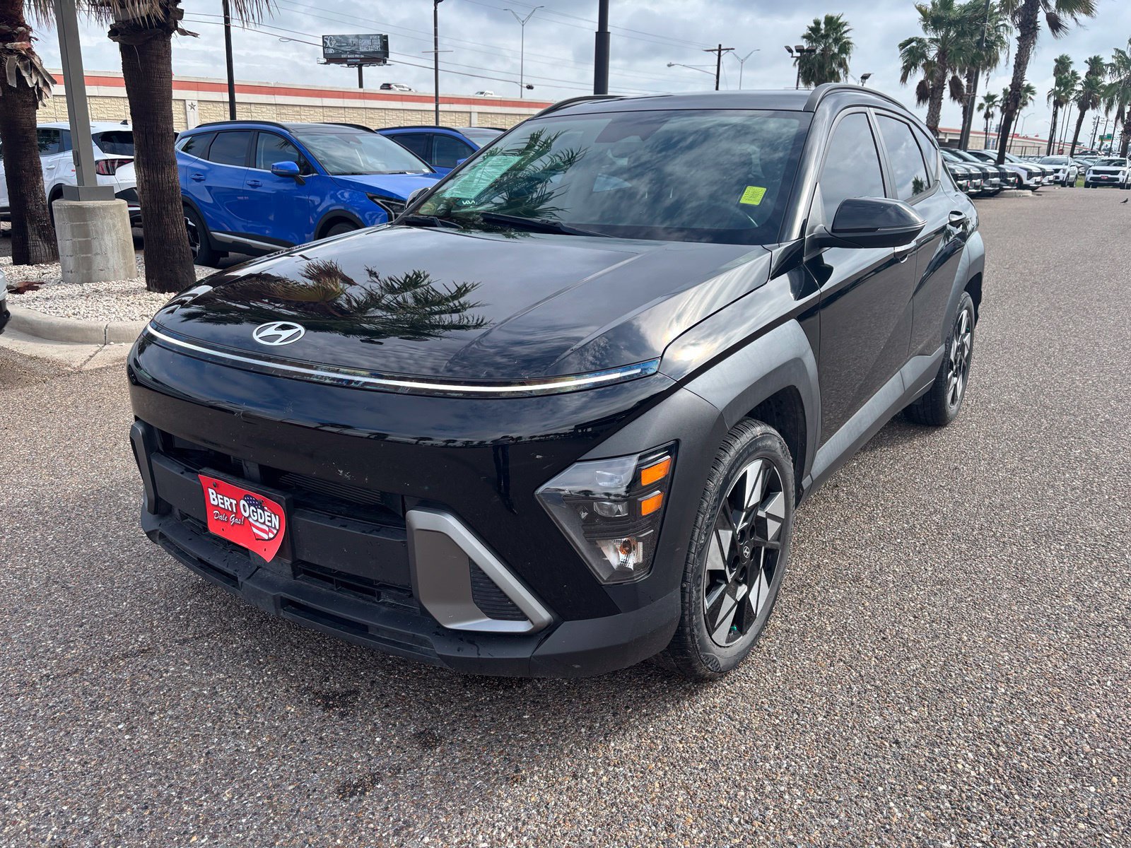 Used 2024 Hyundai Kona SEL FWD image 3