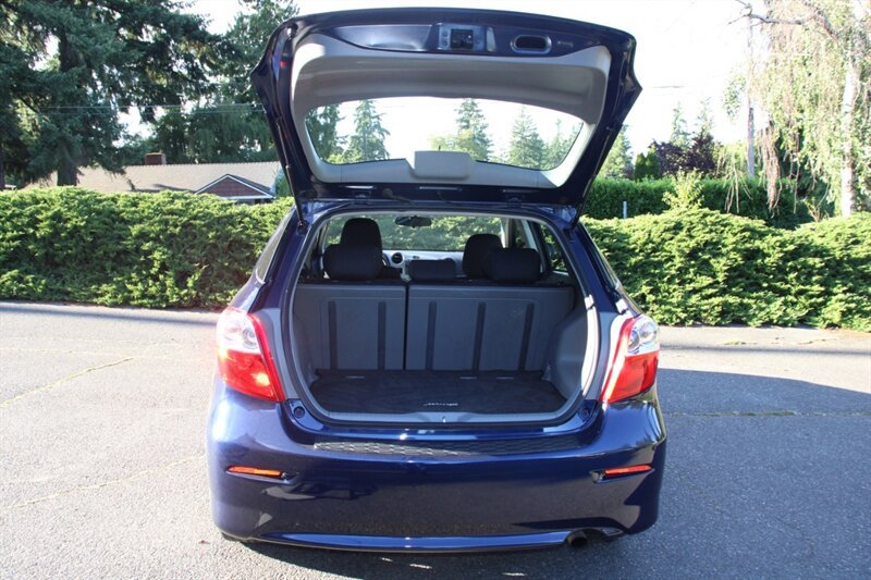 Used 2009 Toyota Matrix FWD image 16