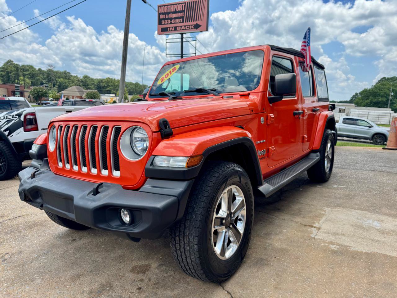 Used 2018 Jeep Wrangler Unlimited Sahara AWD/4WD image 6