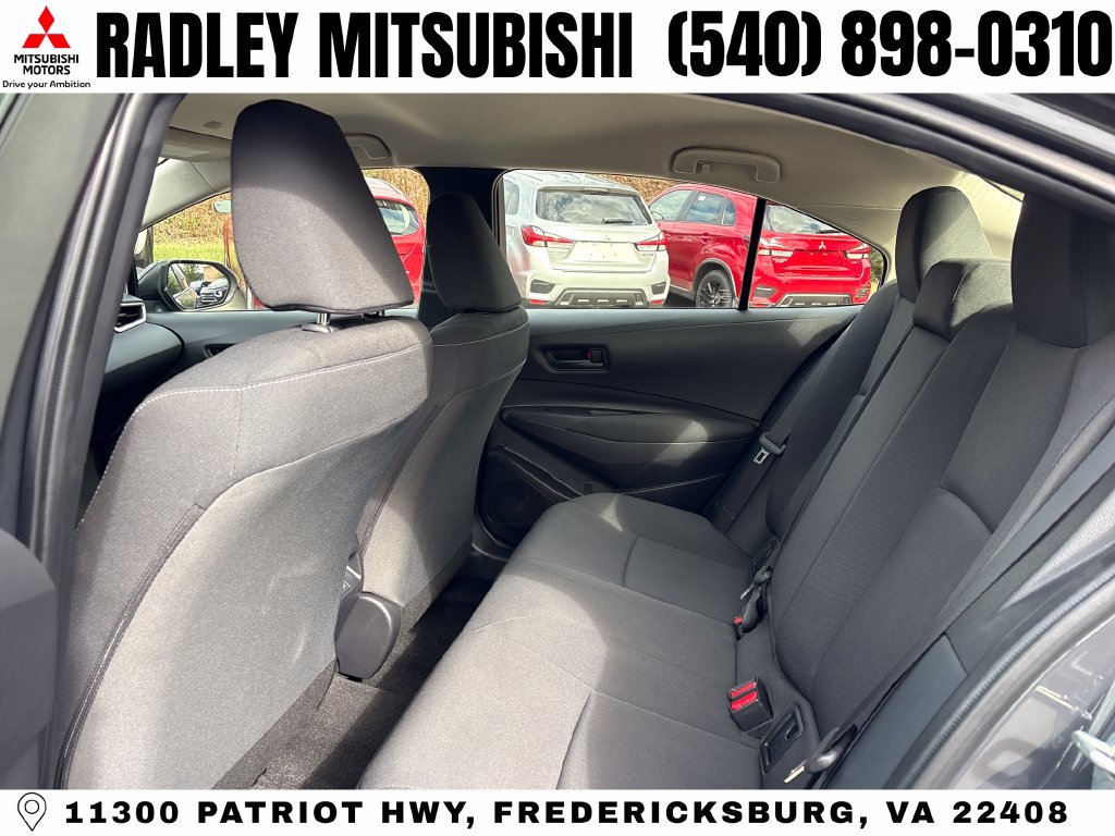 Used 2025 Toyota Corolla LE FWD image 12