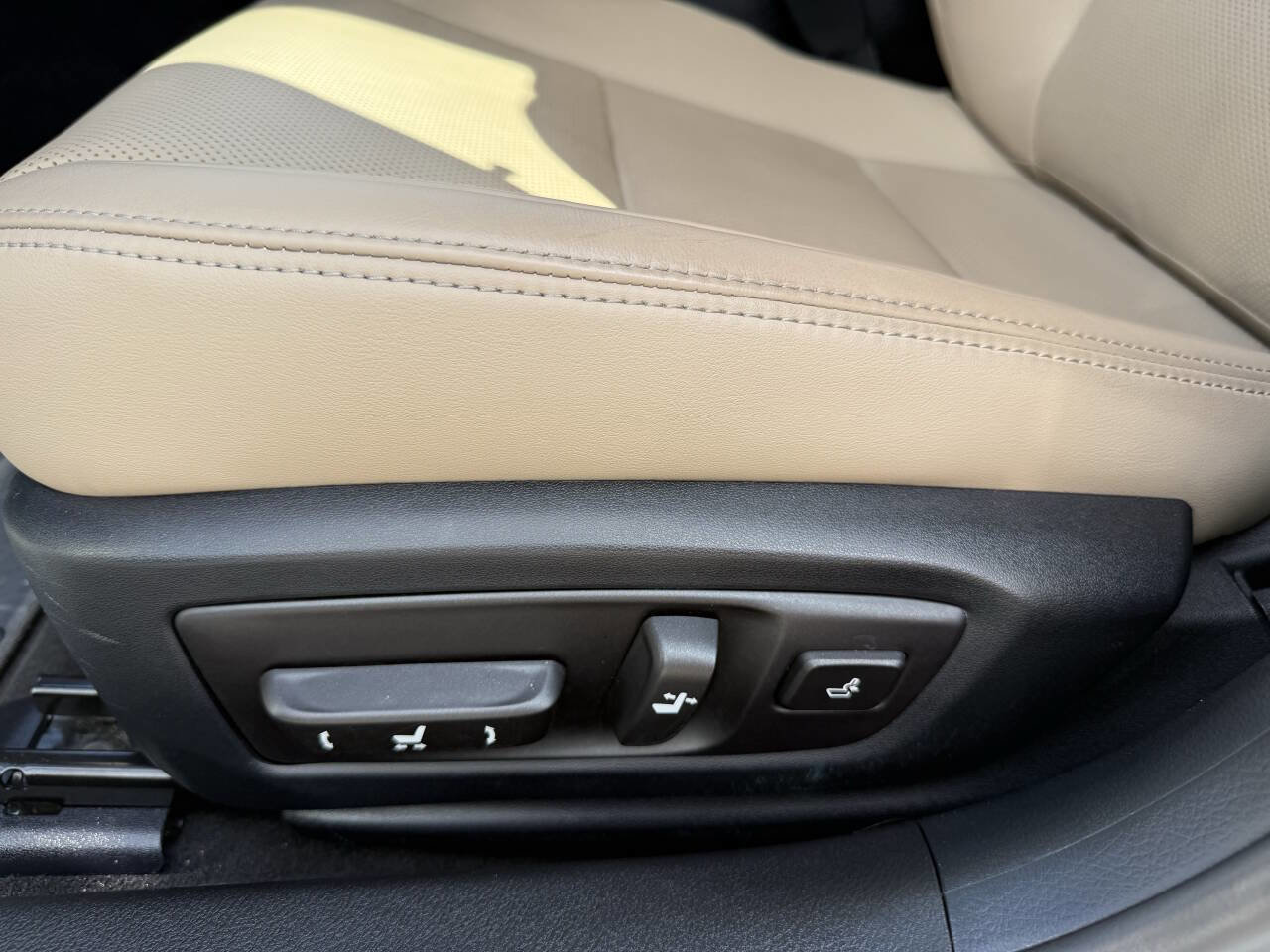 Used 2020 Lexus GS 350 AWD w/ Premium Package image 12