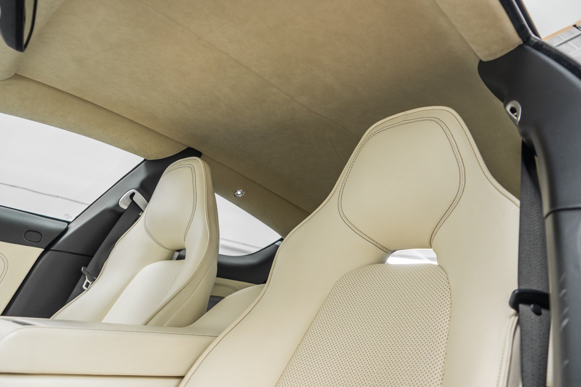 Used 2012 Aston Martin Rapide RWD image 18