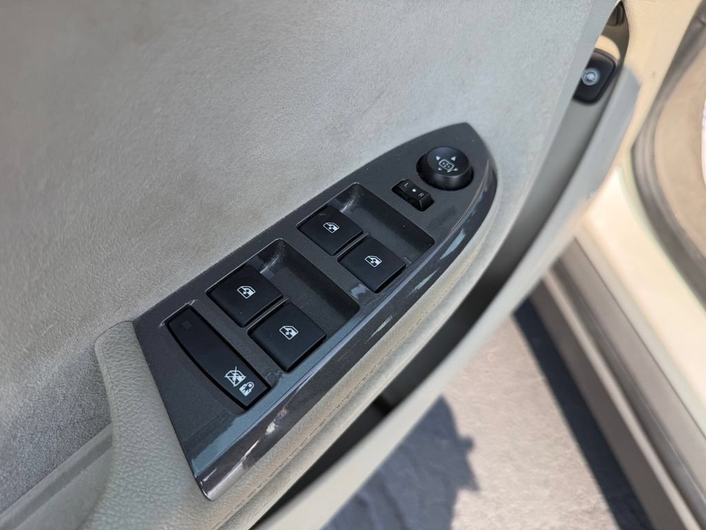 Used 2013 Chevrolet Volt Premium w/ Premium Trim Package FWD image 10