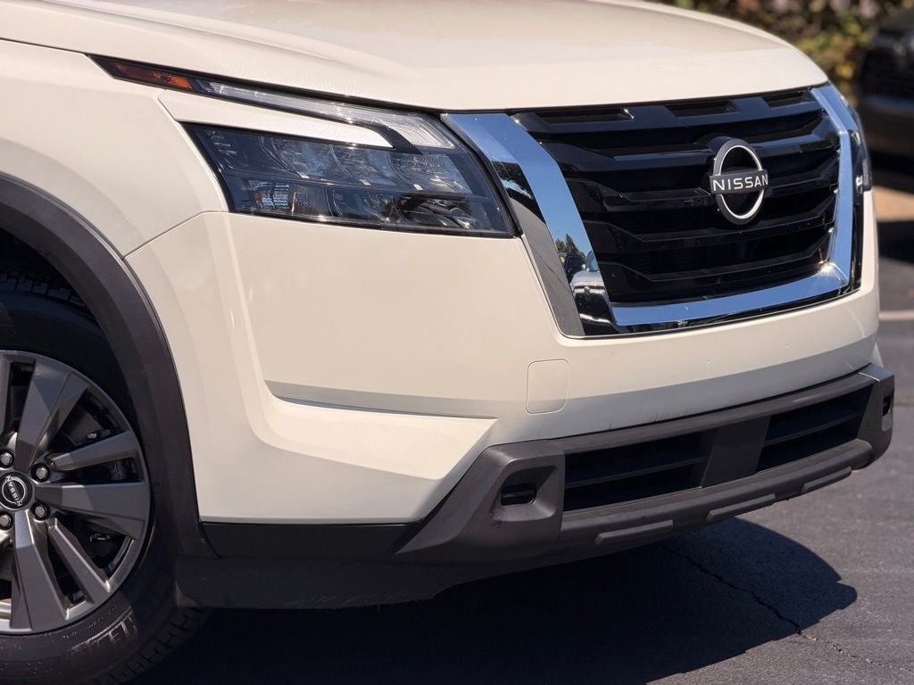 Used 2024 Nissan Pathfinder SV FWD image 6
