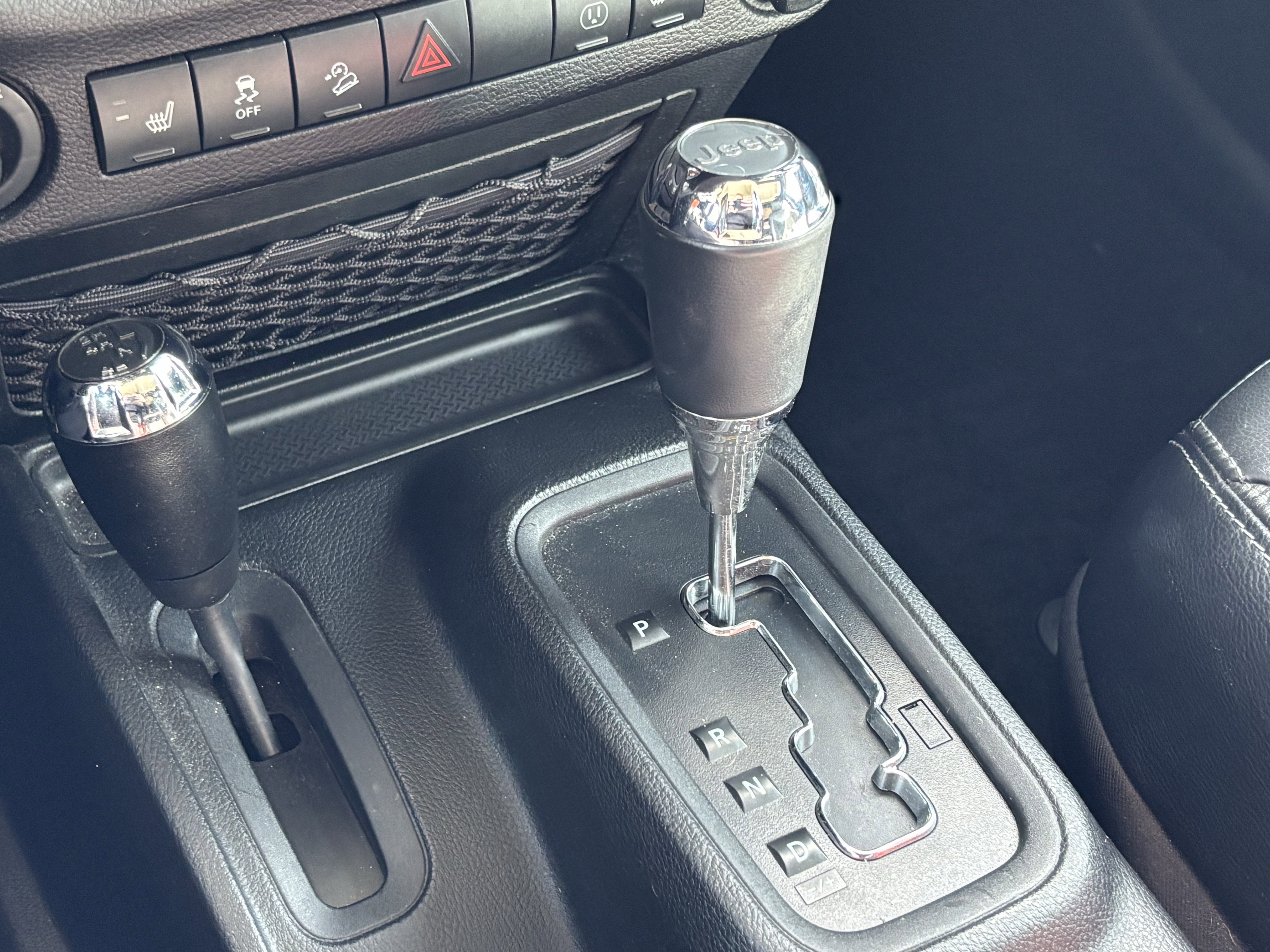 Used 2017 Jeep Wrangler Unlimited Sahara image 26