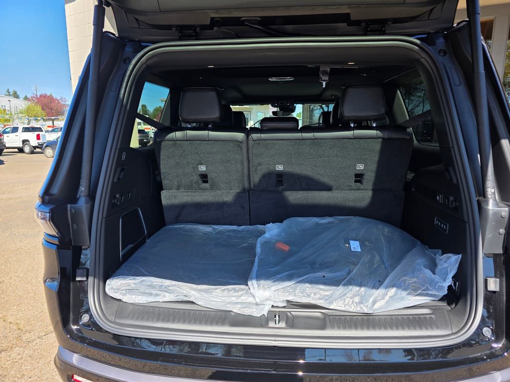 New 2026 Jeep Grand Wagoneer 4WD image 25