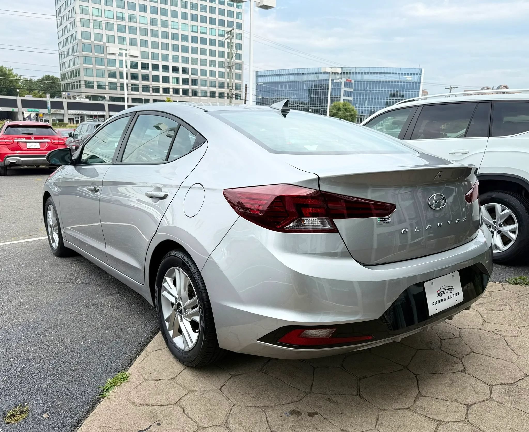 Used 2020 Hyundai Elantra SEL w/ Cargo Package (C1) FWD image 5