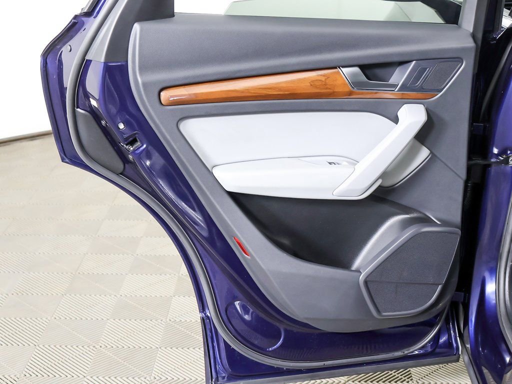 Used 2024 Audi Q5 2.0T Premium w/ Convenience Package image 25