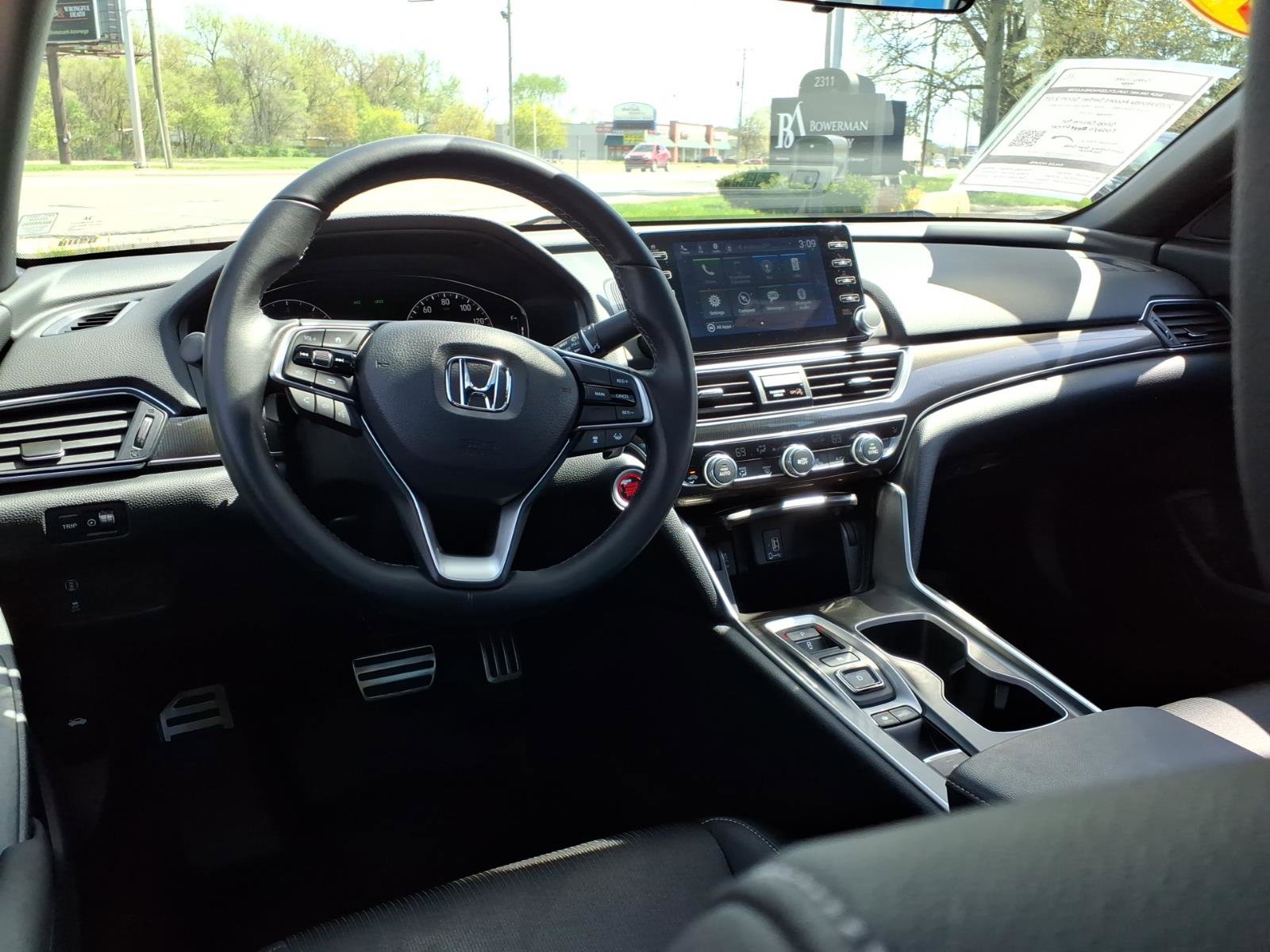 Used 2019 Honda Accord Sport image 6