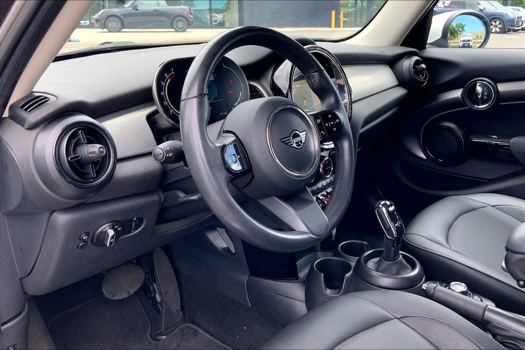Used 2024 MINI Cooper 4-Door Hardtop FWD image 13