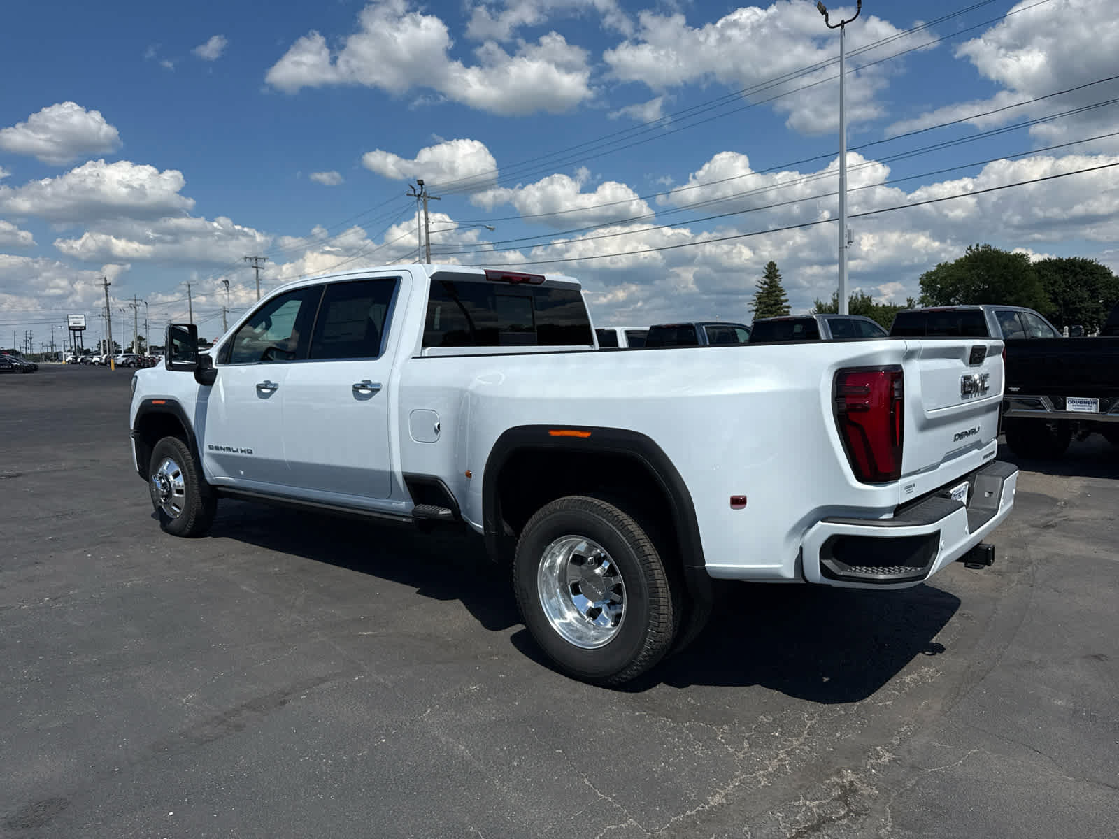 New 2026 GMC Sierra 3500 Denali Ultimate w/ LPO, Black Badging Package AWD/4WD image 3