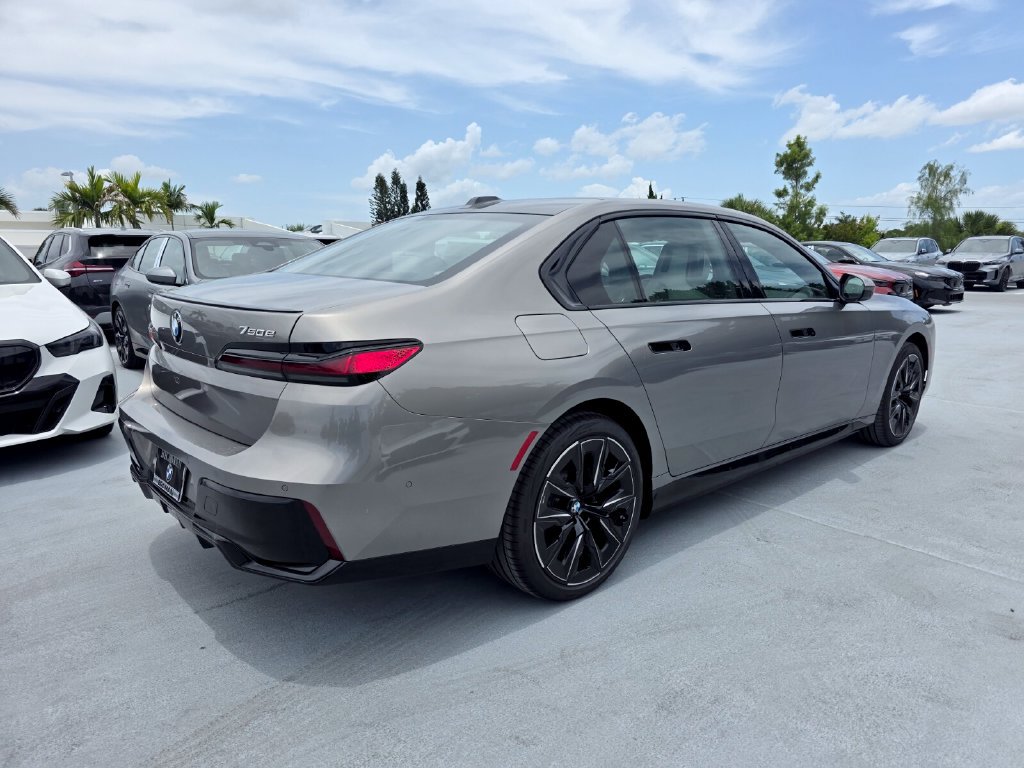 New 2026 BMW 750e xDrive w/ Executive Package AWD/4WD image 4
