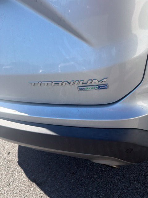 Used 2019 Ford Edge Titanium w/ Equipment Group 301A AWD/4WD image 12