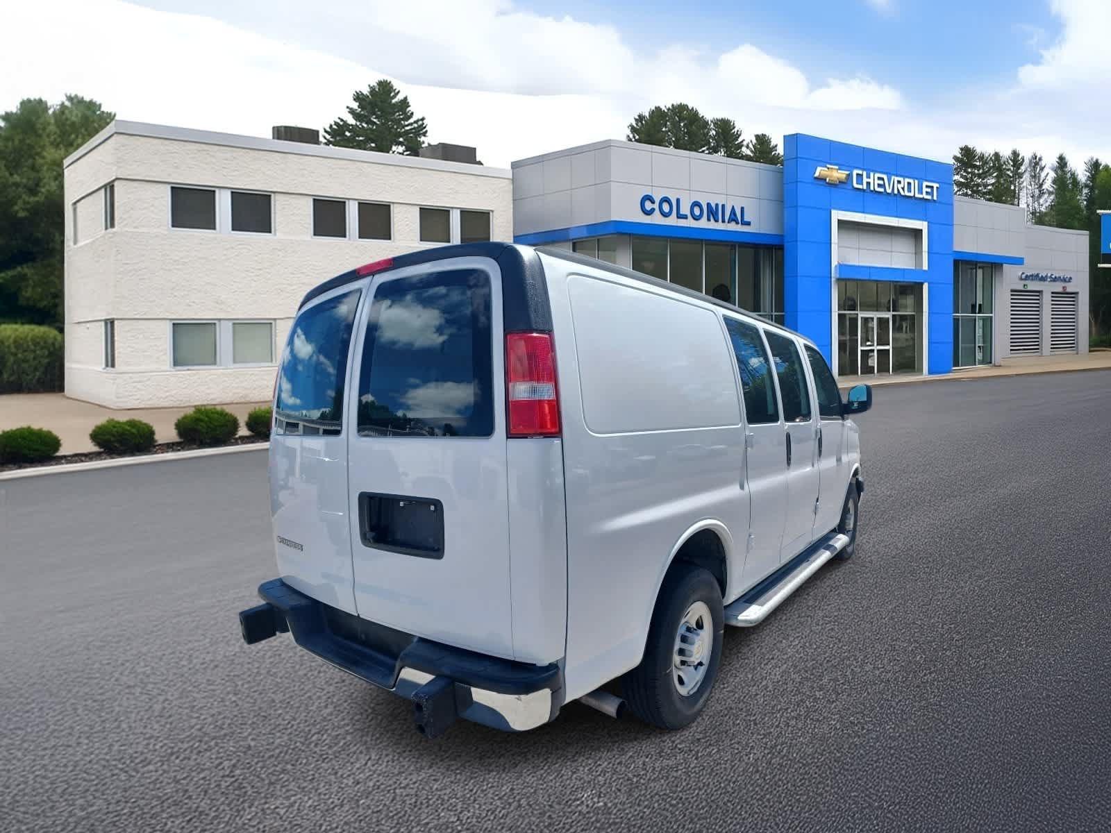 Used 2024 Chevrolet Express 2500 w/ Driver Convenience Package RWD image 4
