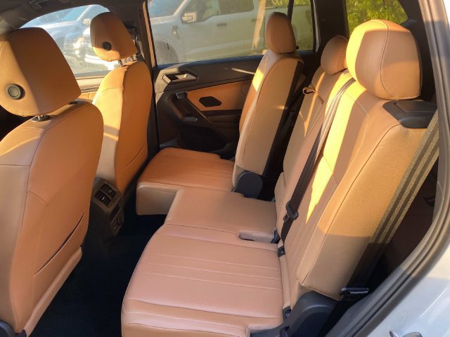 Used 2024 Volkswagen Tiguan SE FWD image 9