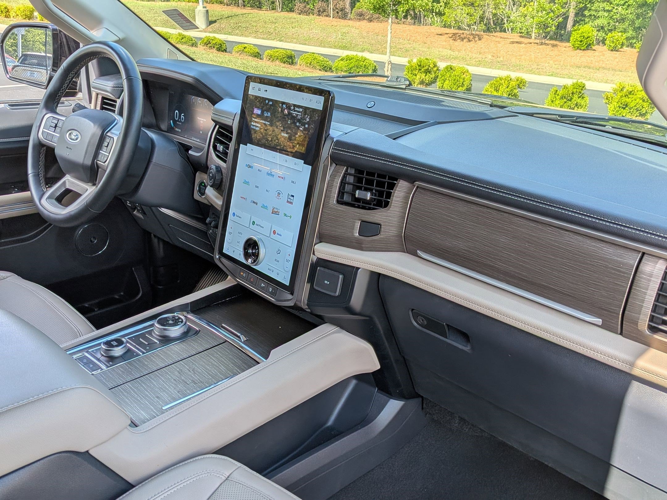 Used 2024 Ford Expedition Limited AWD/4WD image 34