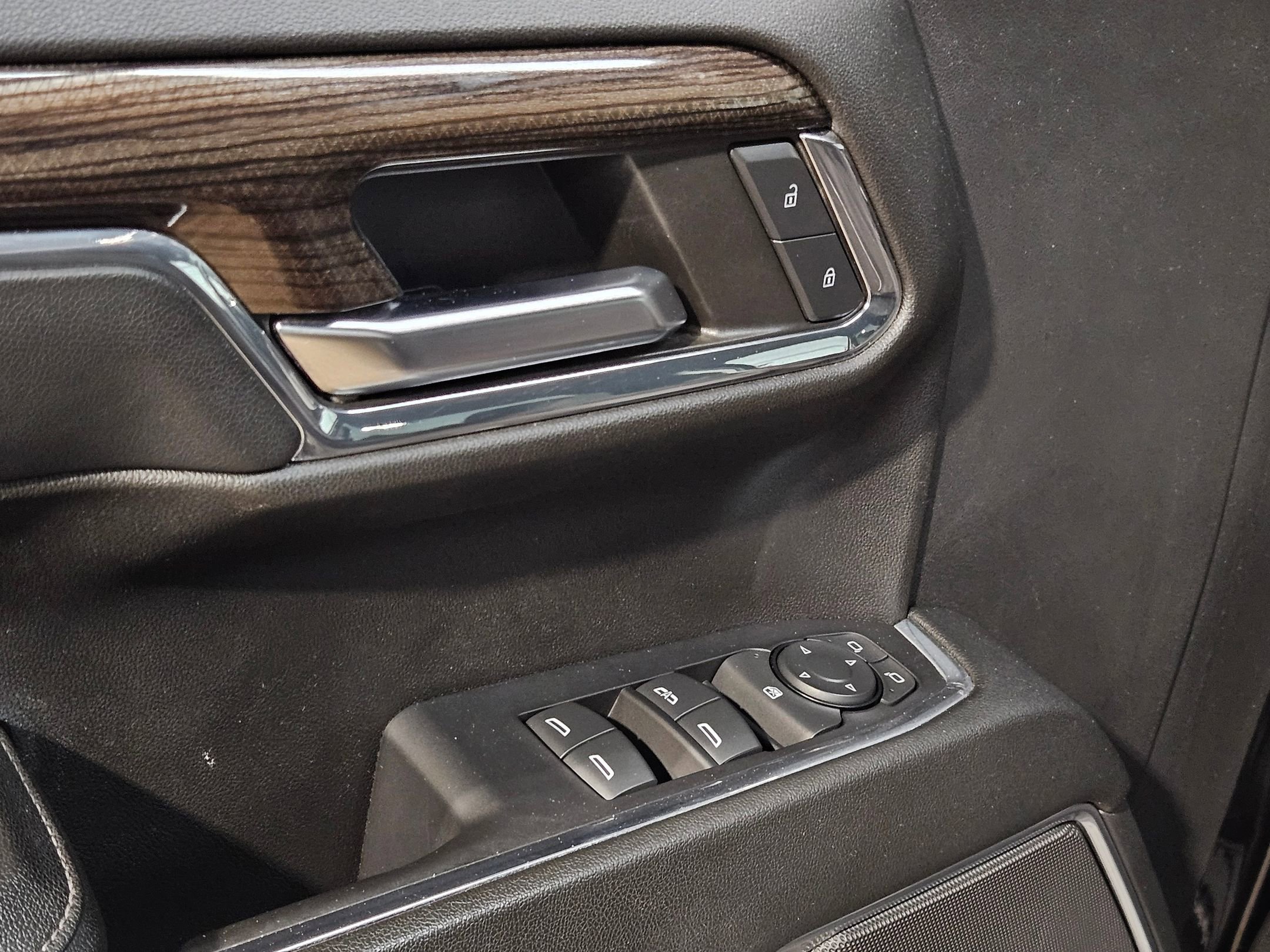Used 2024 Chevrolet Silverado 1500 LT image 21