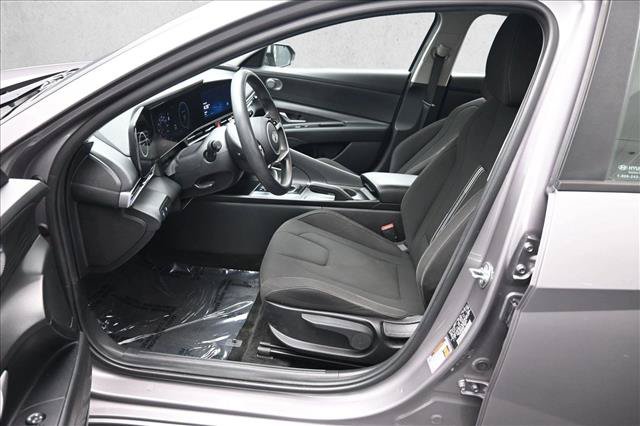 Used 2024 Hyundai Elantra SEL FWD image 9