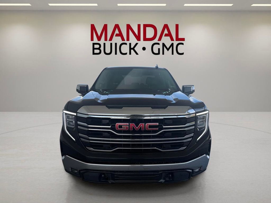 Used 2025 GMC Sierra 1500 SLT image 2